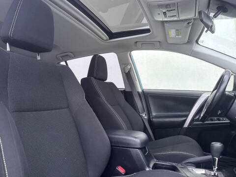 2017 Toyota RAV4 Hybrid XLE