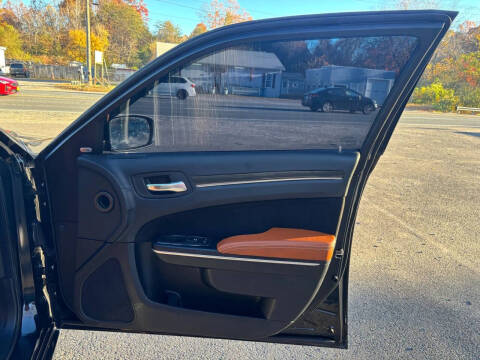 2014 Chrysler 300 SRT8