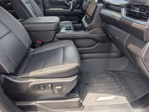 2025 GMC Yukon Elevation