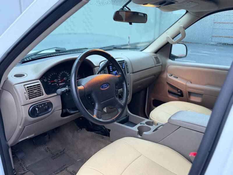 2005 Ford Explorer XLT