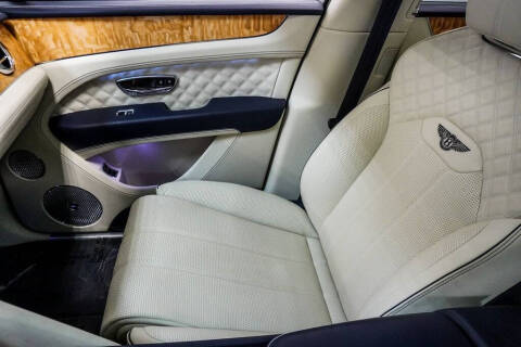 2023 Bentley Bentayga Azure V8