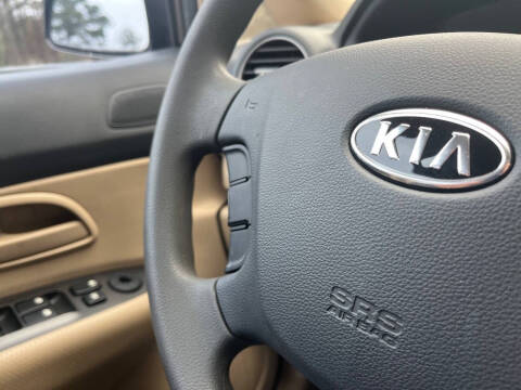 2009 Kia Rondo LX