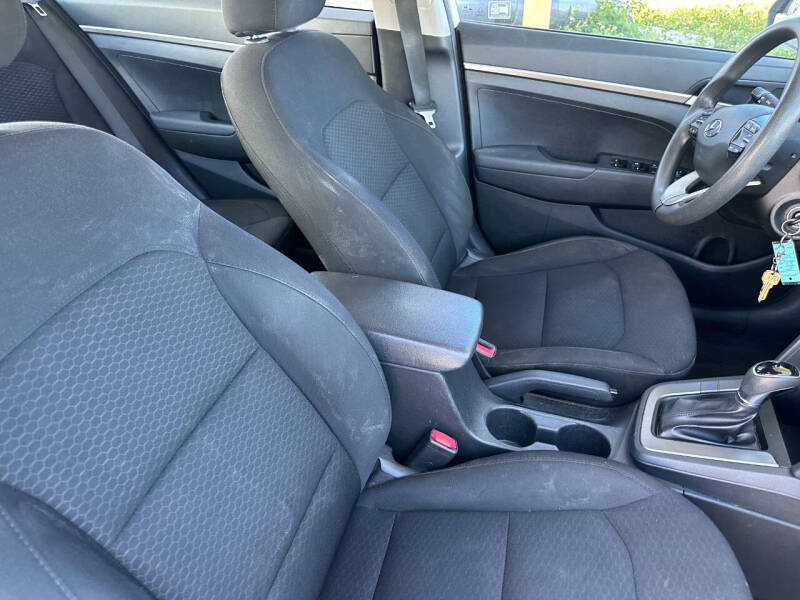2019 Hyundai Elantra SE