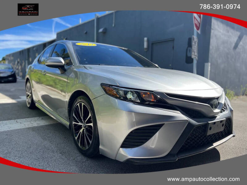 2019 Toyota Camry SE's photo