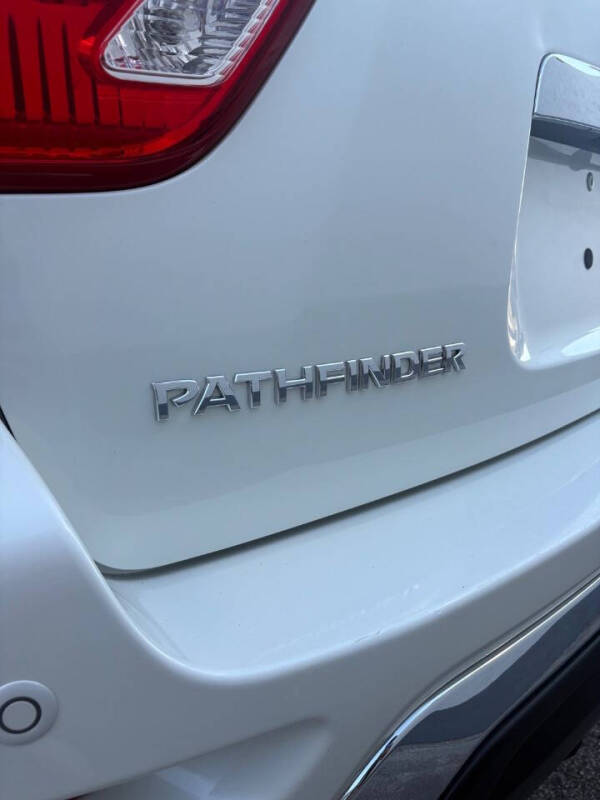 2017 Nissan Pathfinder Platinum