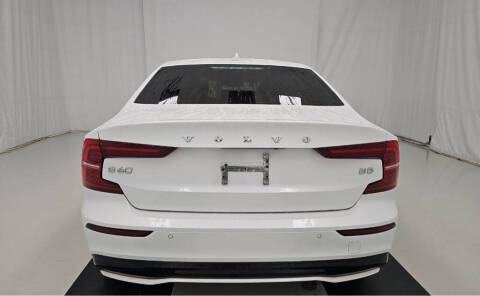 2024 Volvo S60 B5 Plus Dark Theme