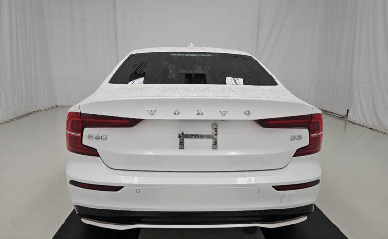 2024 Volvo S60 B5 Plus Dark Theme