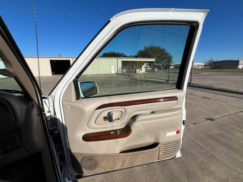 2000 Cadillac Escalade