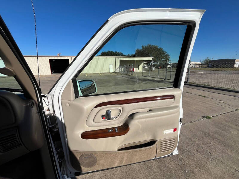 2000 Cadillac Escalade