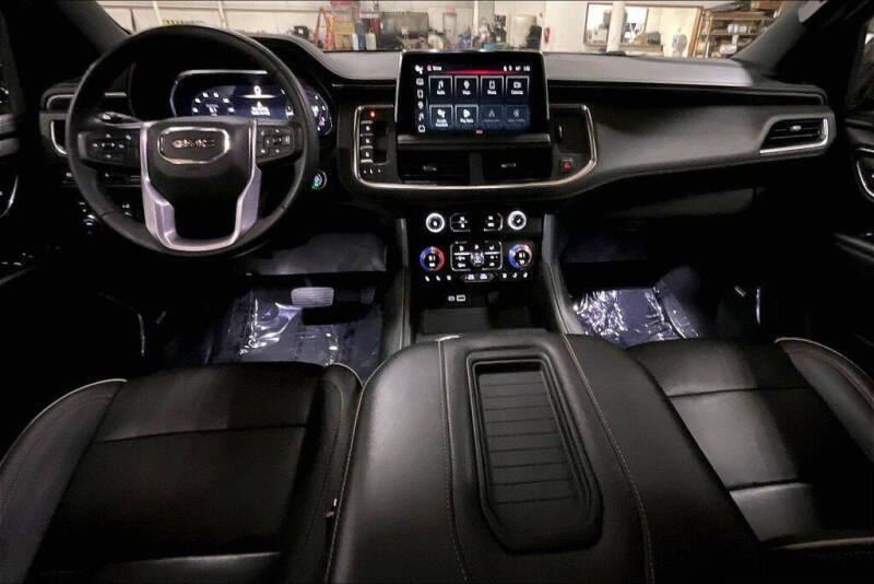 2023 GMC Yukon SLT