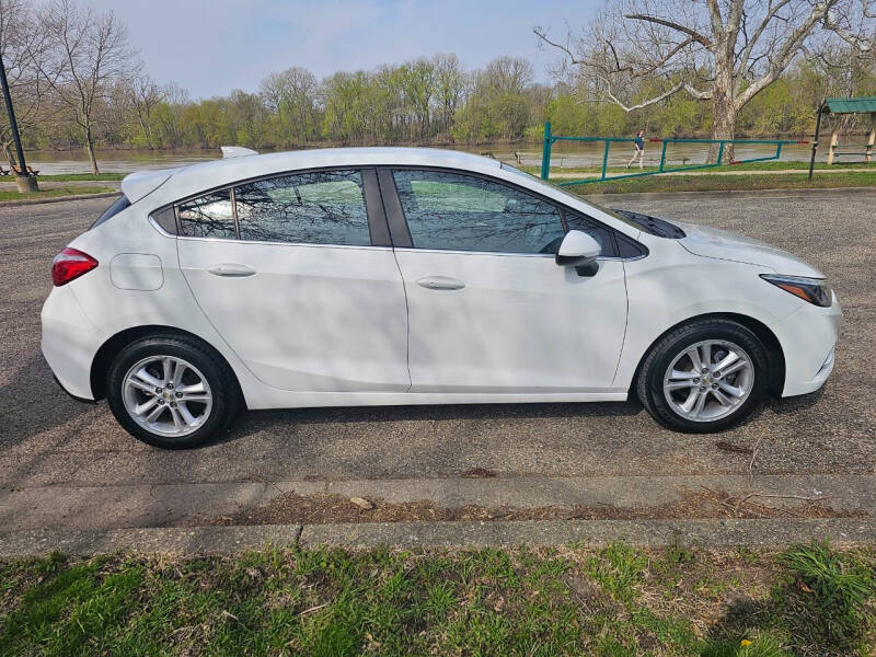 Used 2017 Chevrolet Cruze LT with VIN 3G1BE6SM2HS510294 for sale in Terre Haute, IN