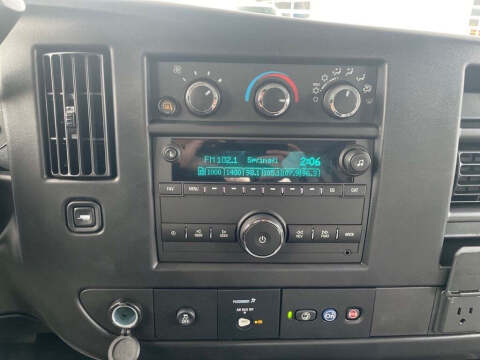 2025 Chevrolet Express 3500