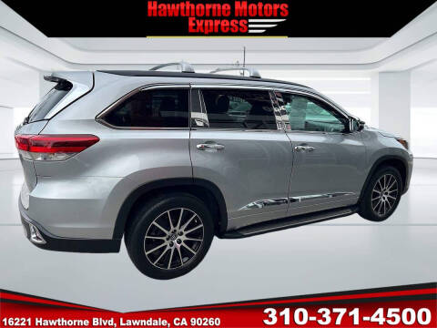 2017 Toyota Highlander SE