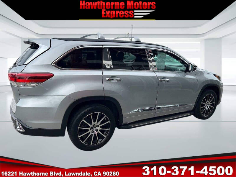 2017 Toyota Highlander SE