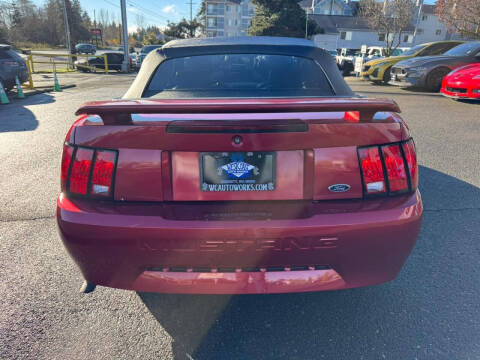 2004 Ford Mustang Deluxe