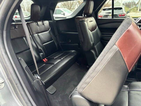 2022 Ford Explorer Hybrid Platinum