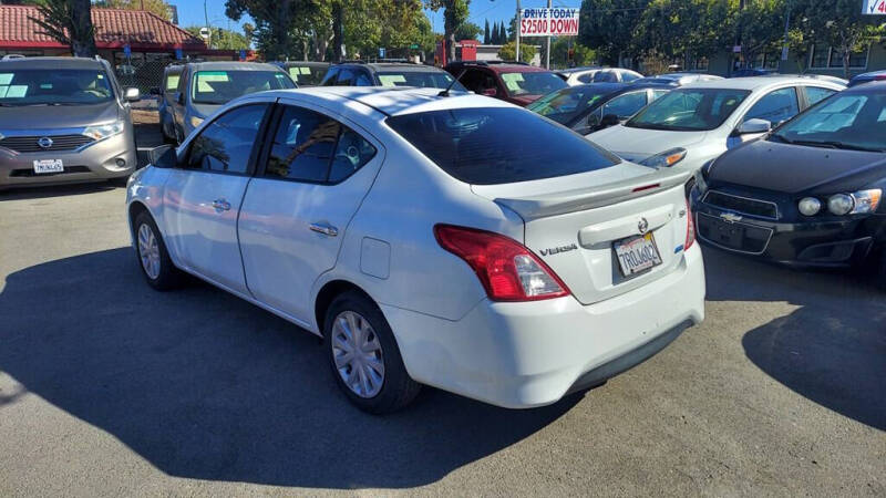 2016 Nissan Versa
