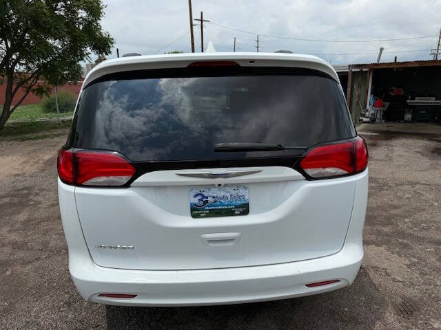 2020 Chrysler Voyager LXi