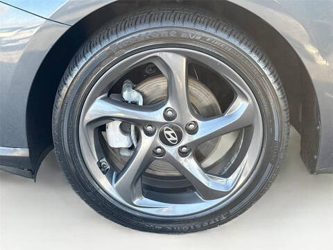 2019 Hyundai Veloster