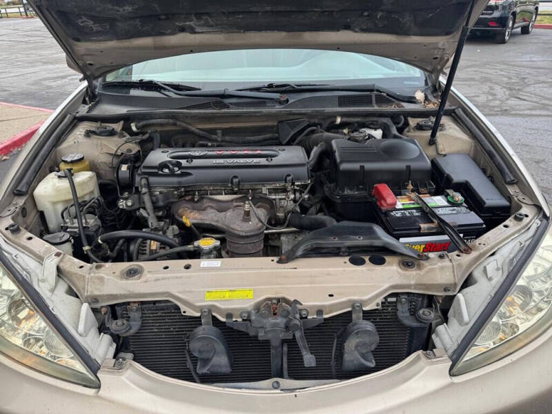 2005 Toyota Camry LE