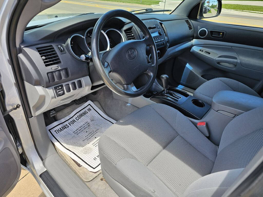 2006 Toyota Tacoma for sale at Bigfoot Auto in Hiawatha, IA