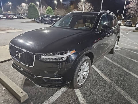 2016 Volvo XC90 T6 Momentum