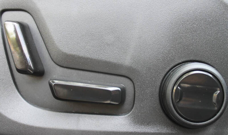 2024 Volvo XC60 B5 Core Dark Theme