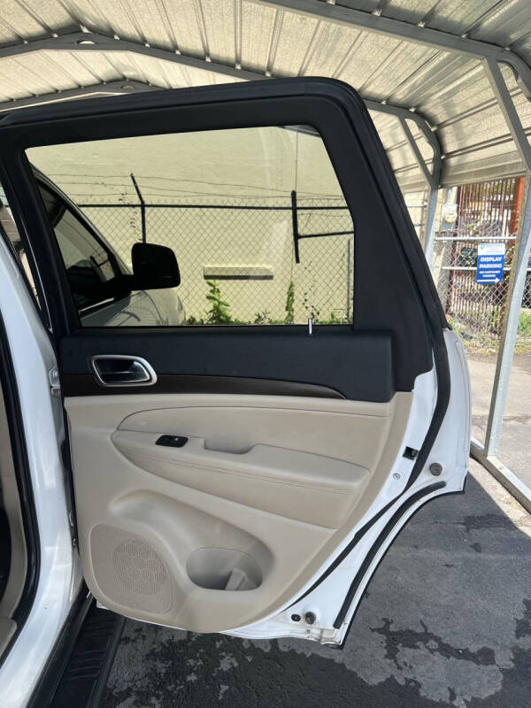 2017 Jeep Grand Cherokee Laredo