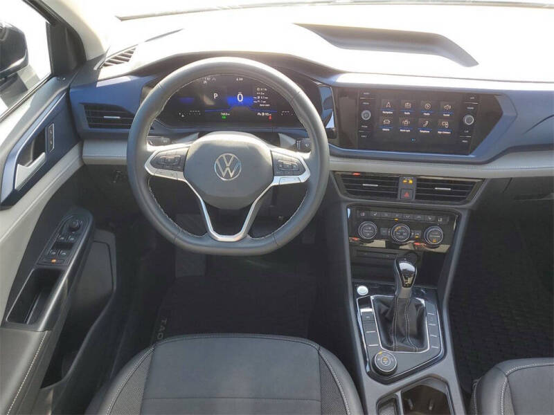 2024 Volkswagen Taos SE 4Motion