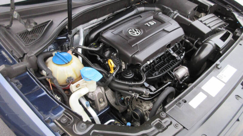 2015 Volkswagen Passat 1.8T SE