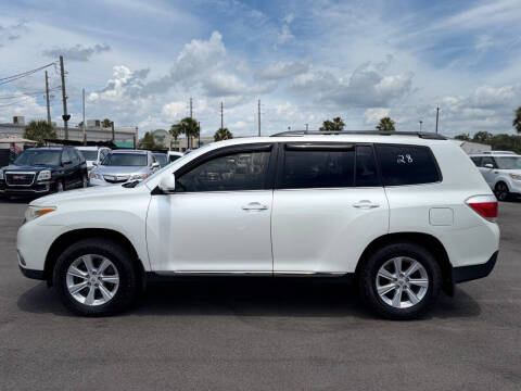 2011 Toyota Highlander SE