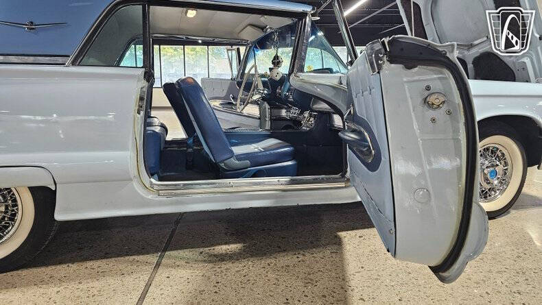 1960 Ford Thunderbird