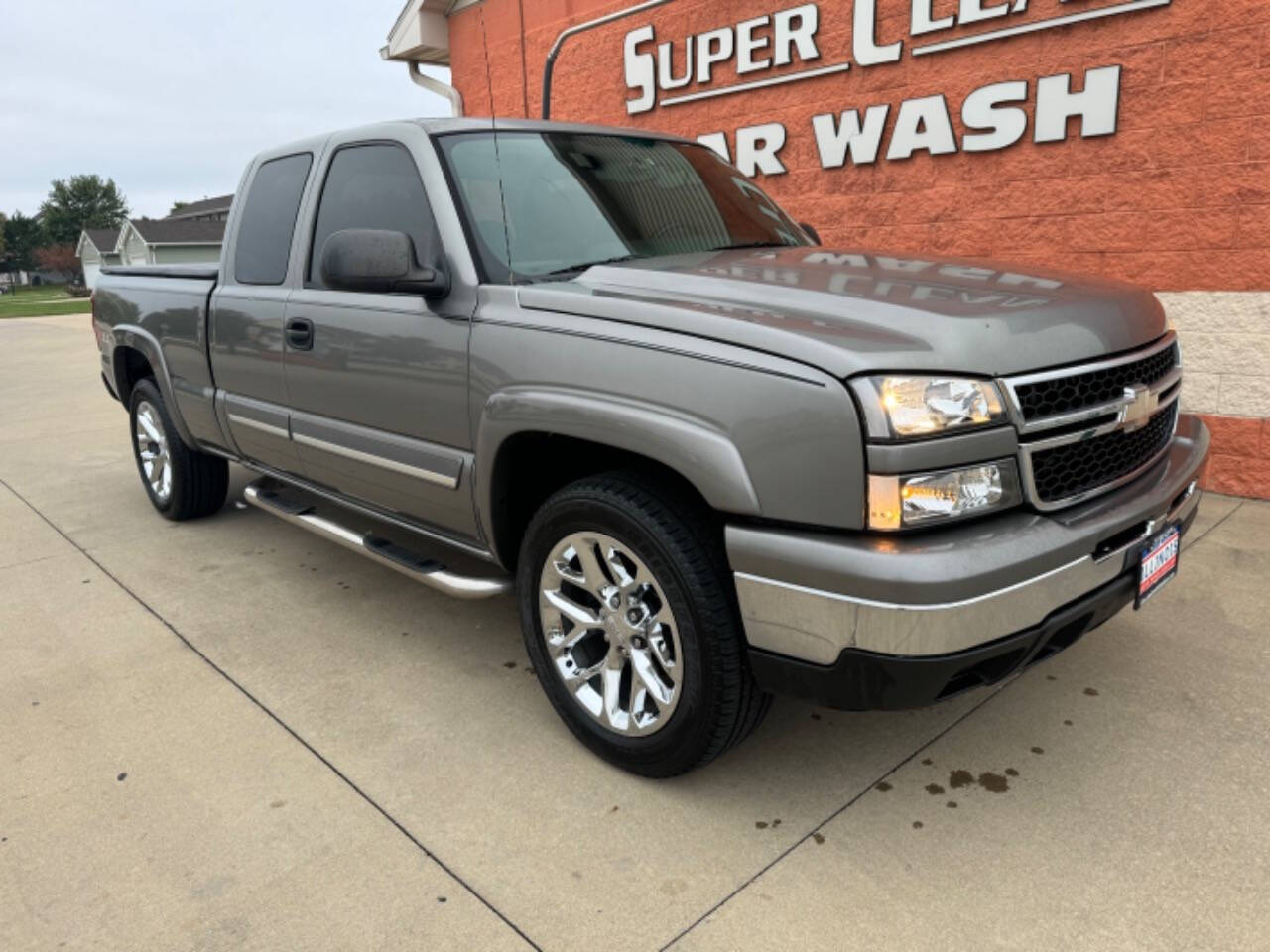 2006 Chevrolet Silverado 1500 for sale at Illinois Auto Wholesalers in Tolono, IL