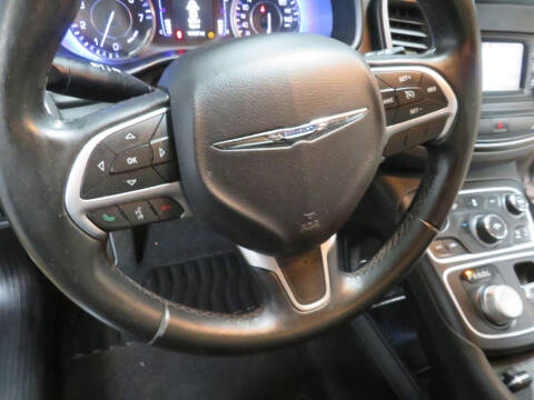 2016 Chrysler 200 LX