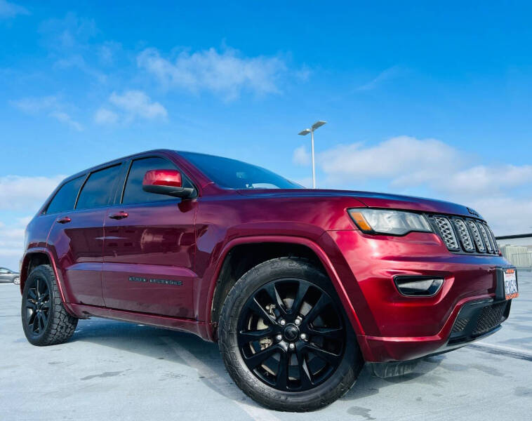 2018 Jeep Grand Cherokee Altitude photo 2