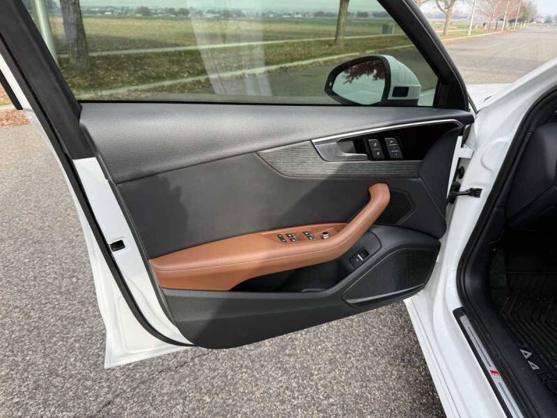 2020 Audi A4 quattro Premium Plus 45 TFSI