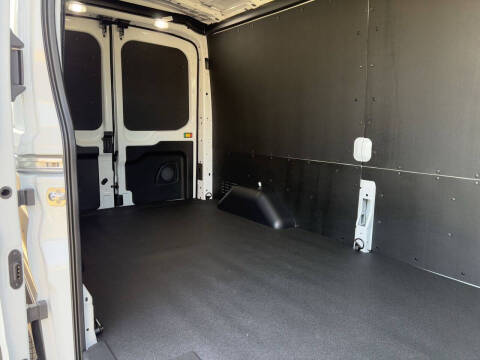 2025 Ford Transit 250