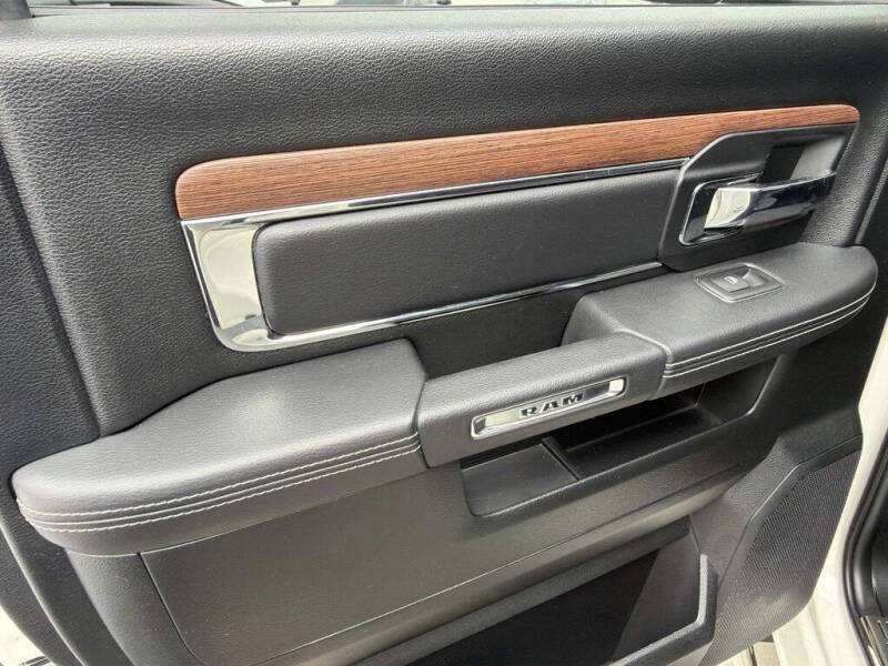 2016 RAM 1500 Laramie