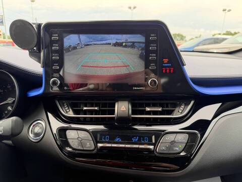 2022 Toyota C-HR XLE