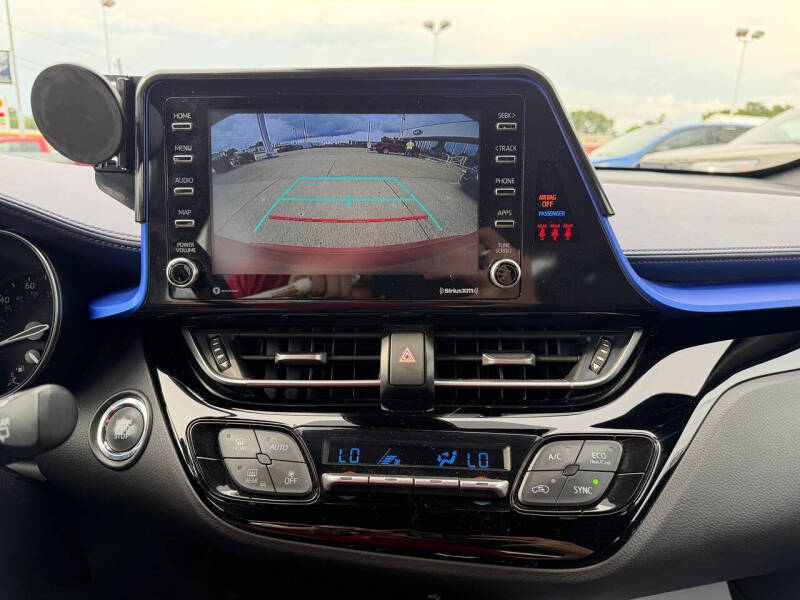 2022 Toyota C-HR XLE