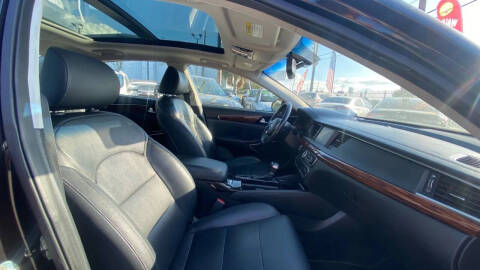 2017 Kia Cadenza Premium