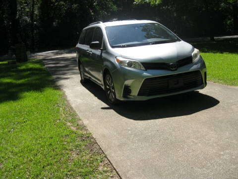 2019 Toyota Sienna for sale at C H BURNS MOTORS INC in Baldwyn MS