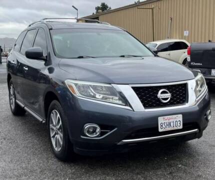 2013 Nissan Pathfinder for sale at Los Compadres Auto Sales in Riverside CA