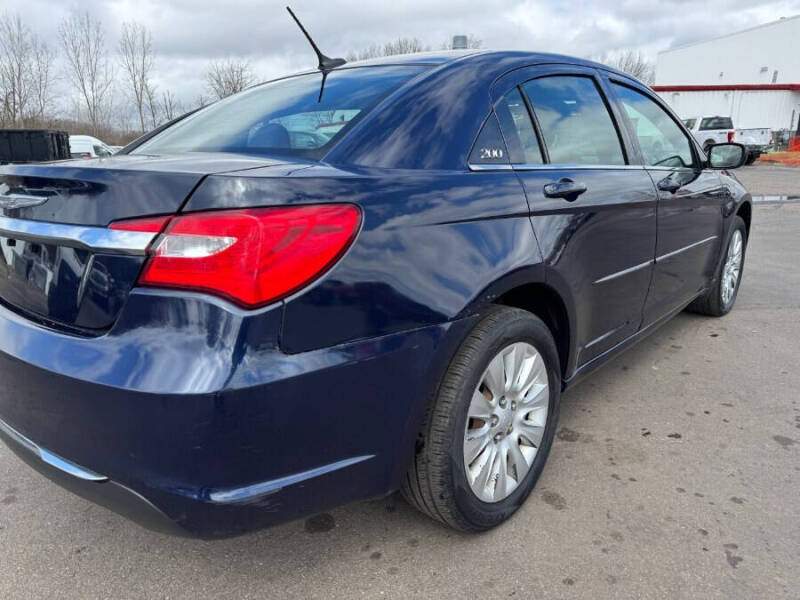 2014 Chrysler 200 LX