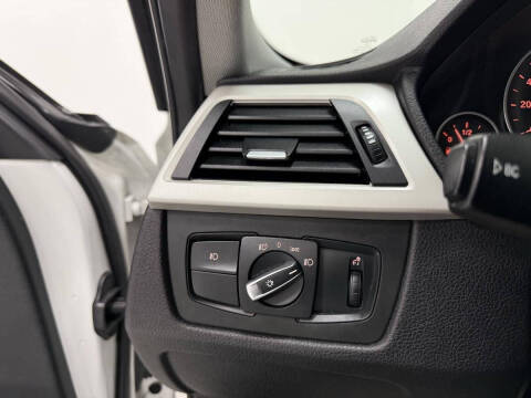 2017 BMW 3 Series 320i