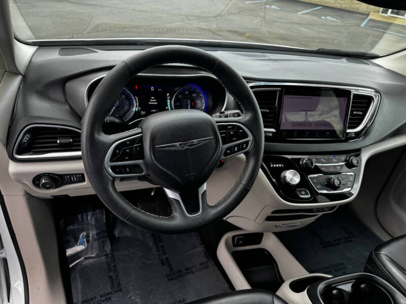 2023 Chrysler Pacifica Touring L