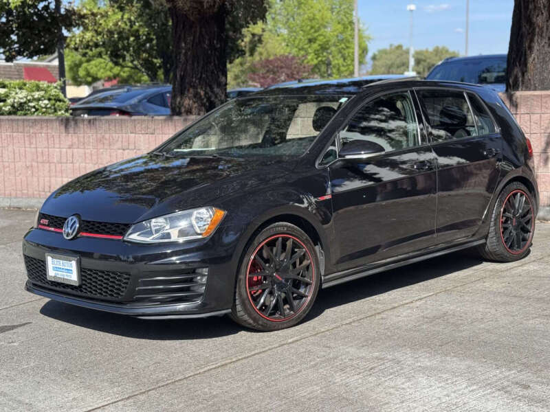 Image 9 of 2015 Volkswagen Golf GTI SE