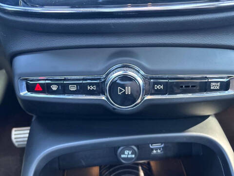 2019 Volvo XC40 T5 R-Design