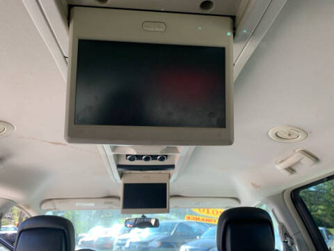 2010 Chrysler Town and Country Touring Plus