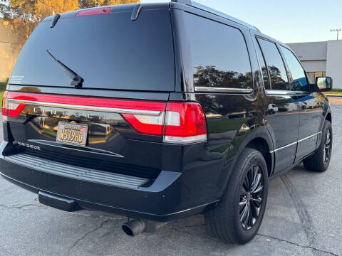 2017 Lincoln Navigator Select